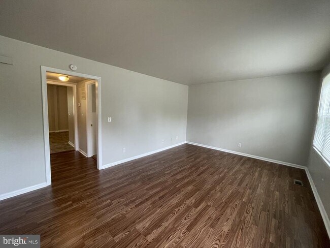Building Photo - 145 Falmouth Dr