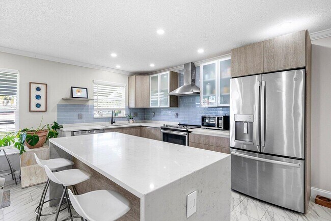 Foto del edificio - 810 High Point Dr W