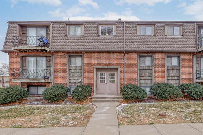 Building Photo - 5605 W 58th St