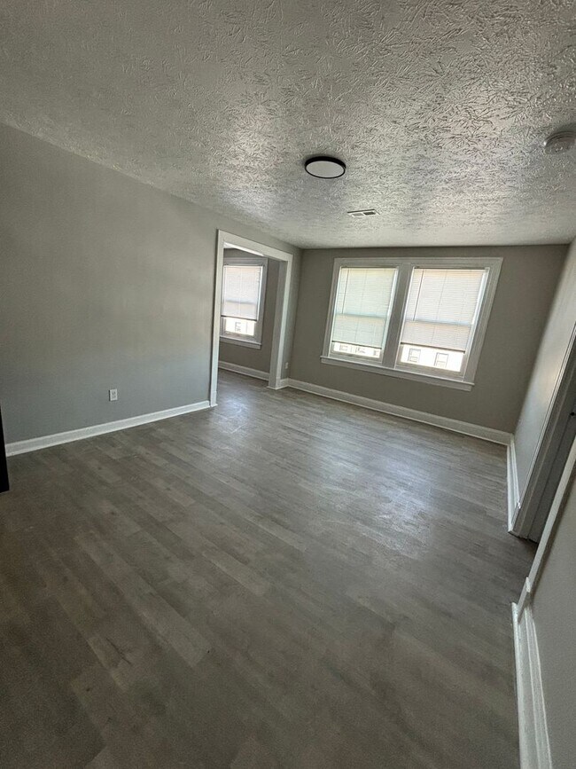 Building Photo - Live in Style without Breaking the Bank at...