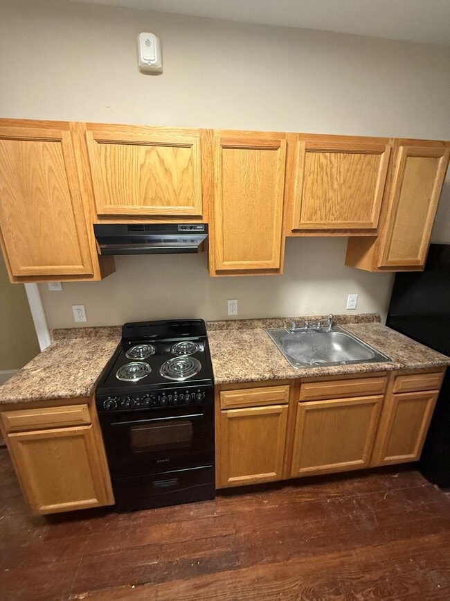 Building Photo - 4015 Lancaster Ave