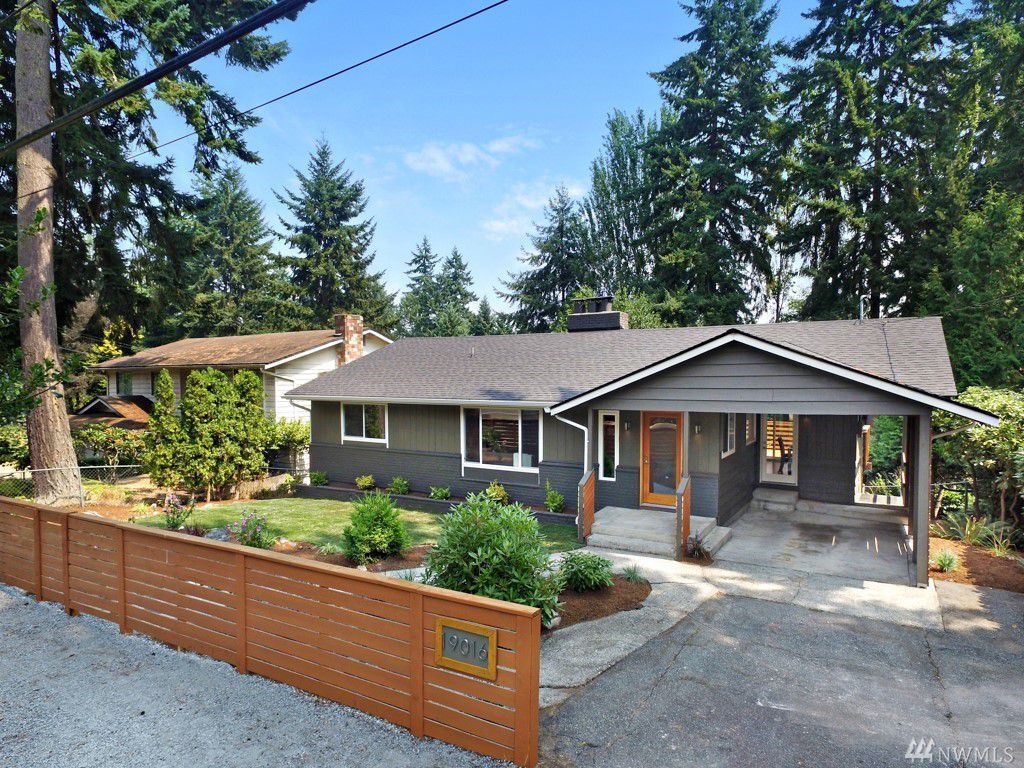 Foto principal - Gorgeous 4 Bedroom, 4 Bath +Bonus Room in ...