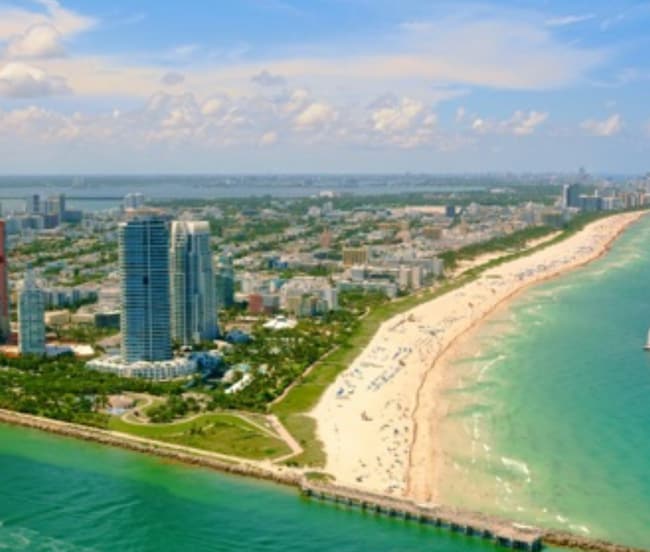 Building Photo - 400 S Pointe Dr