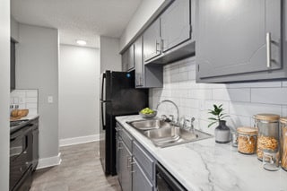 Building Photo - Nottingham Apartments