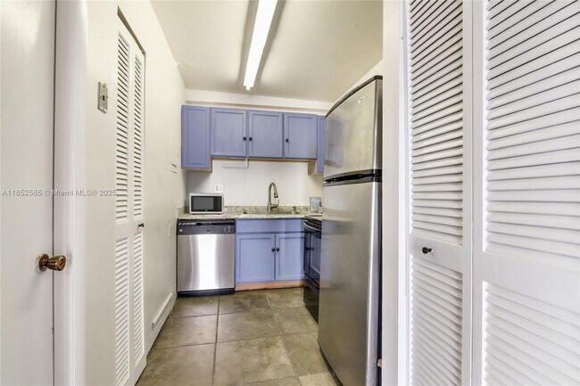 Foto del edificio - 3716 NE 168th St