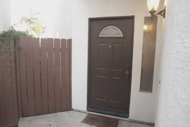 Front door - 6904 Vantage Ave