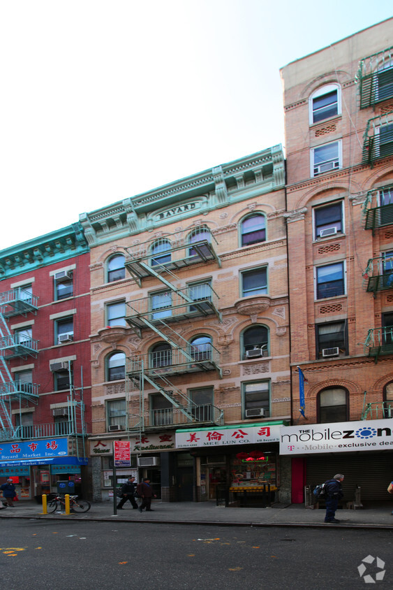 Building Photo - 61 Bayard St