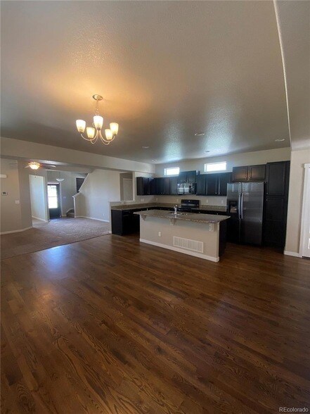 Foto del edificio - 2483 Dorset Dr