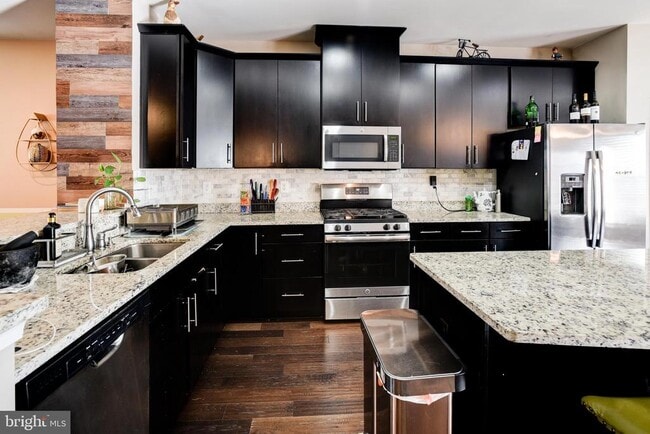 Foto del edificio - 14301 Ridge View Ln