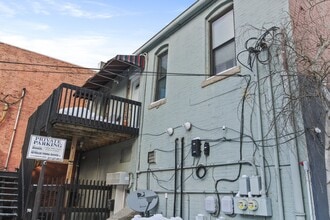 Building Photo - 415 1/2 N Neil St