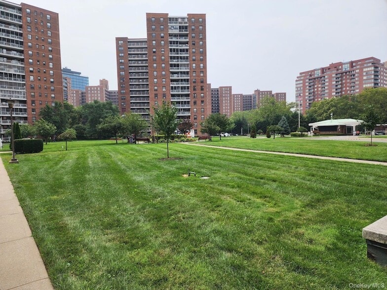 Photo - 61-15 98th Street Unit 12L