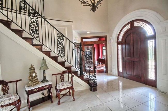 Building Photo - 6625 Valley Forge Dr