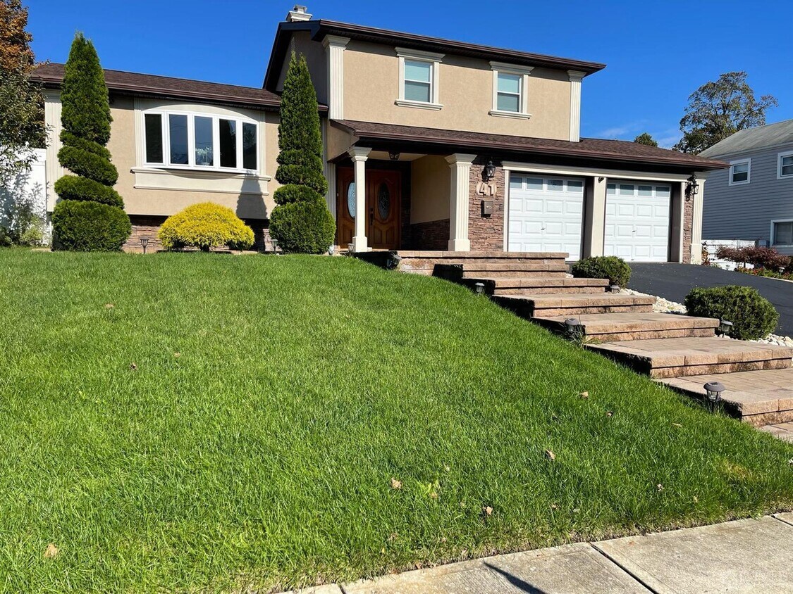 41 Fanwood Dr, Sayreville, NJ 08872 House Rental in Sayreville, NJ