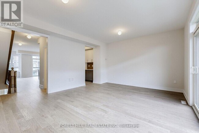 Building Photo - 220 Tennant Cir