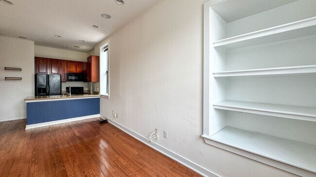 Building Photo - 1617 W Montgomery Ave