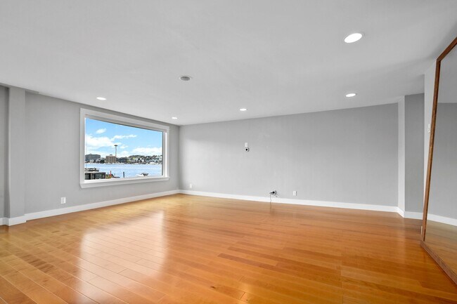 Foto del edificio - 2301 Fairview Ave E