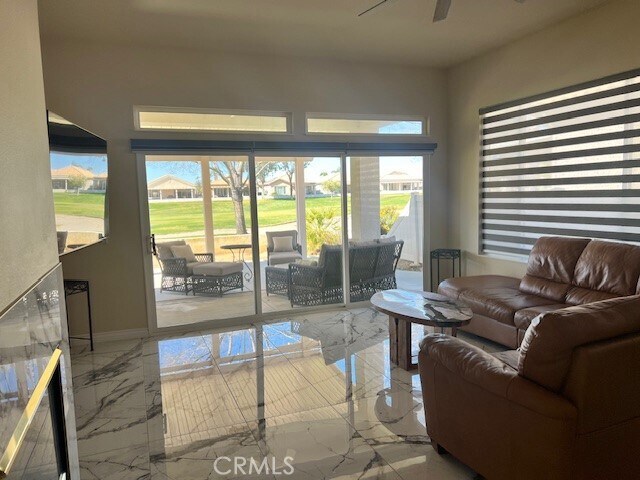 Foto del edificio - 445 Sandpiper St