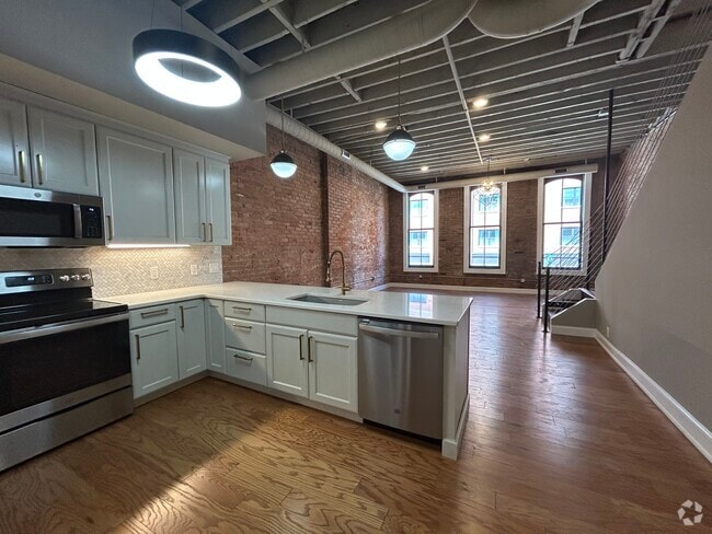 Building Photo - 311 W Fayette St