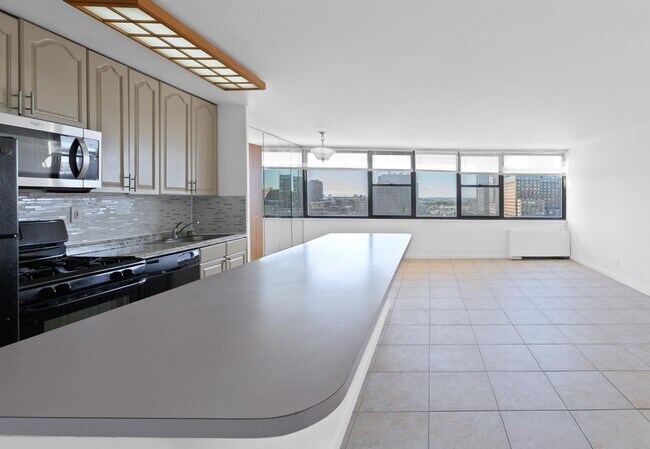 Foto del edificio - 280 Marin Blvd