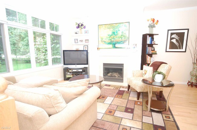 Foto del edificio - 2216 E Edgewood Ave
