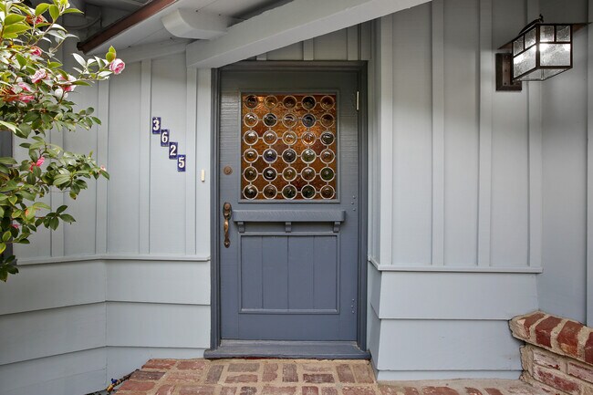 Foto del edificio - 3625 Goodland Ave