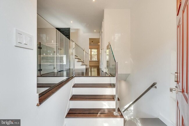 Foto del edificio - 6153 Forest Creek Ln