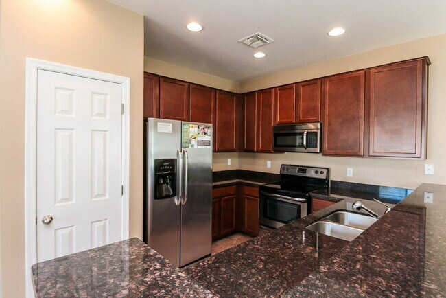 Building Photo - 7826 S 50th Dr