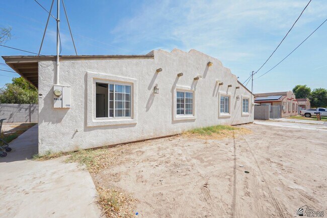 Foto del edificio - 943 S 37th Ave