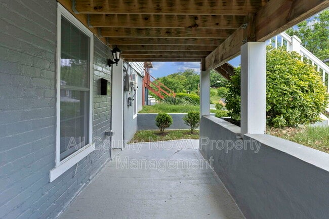 Building Photo - 5415 Brenner St