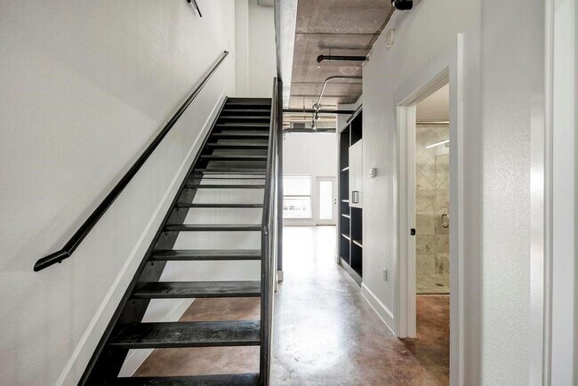 Foto del edificio - 807 E 14th St