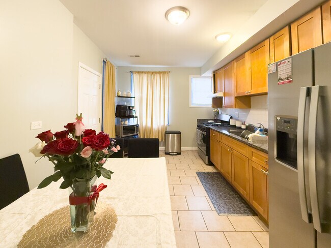Foto del edificio - 1204 N Lavergne Ave