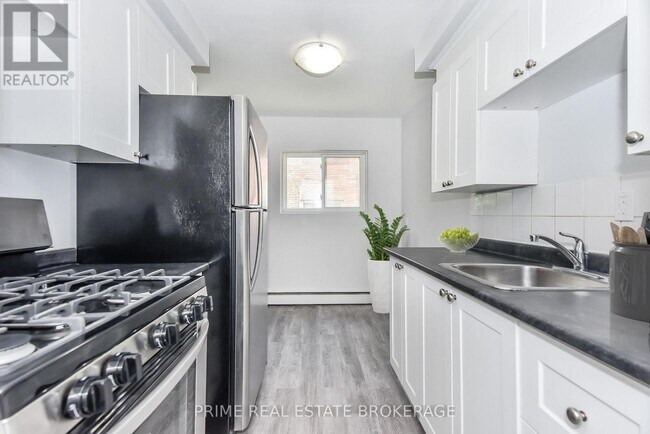 Building Photo - 23 McClary Ave