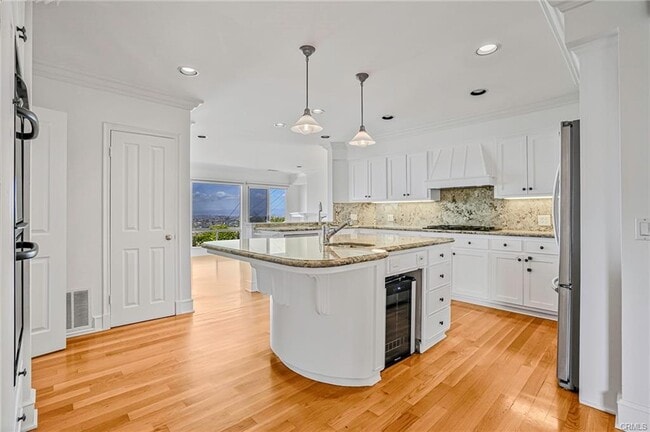 Building Photo - 117 Pso De Granada