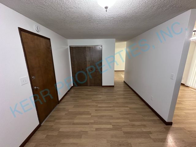 Foto del edificio - 18660 Roundtree Dr