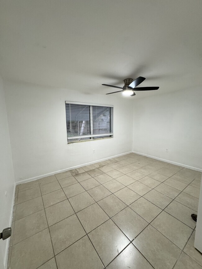 Building Photo - 1120 S D St