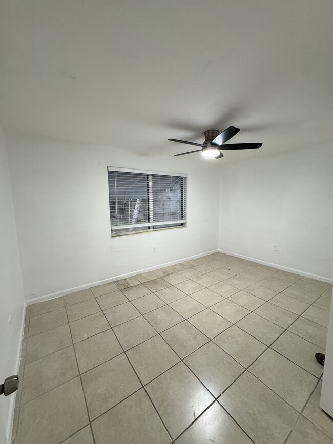 Foto del edificio - 1120 S D St