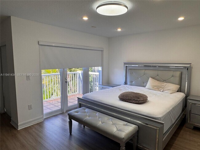 Foto del edificio - 3102 NE 210th Terrace