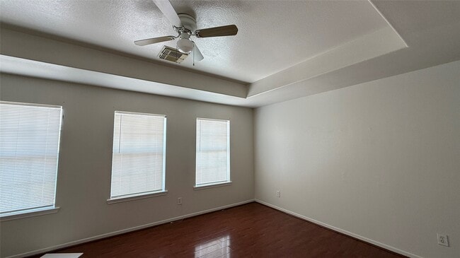 Building Photo - 3114 Junction Dr
