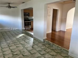 Building Photo - 3 br, 2 bath House - 1960 SW 32nd Pl