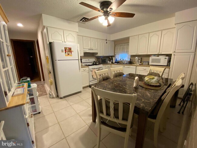 Foto del edificio - 1529 W Porter St