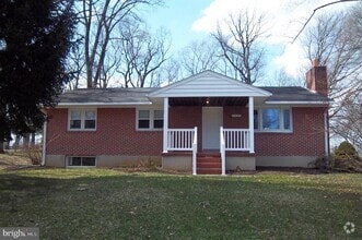 Building Photo - 5118 Avoca Ave