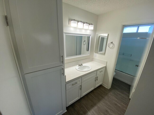 Foto del edificio - 10309 Downey Ave