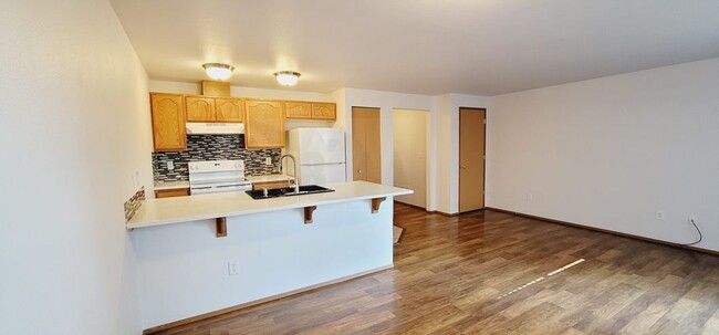 Foto del edificio - Newly Updated Townhouse in Tacoma! $500.00...