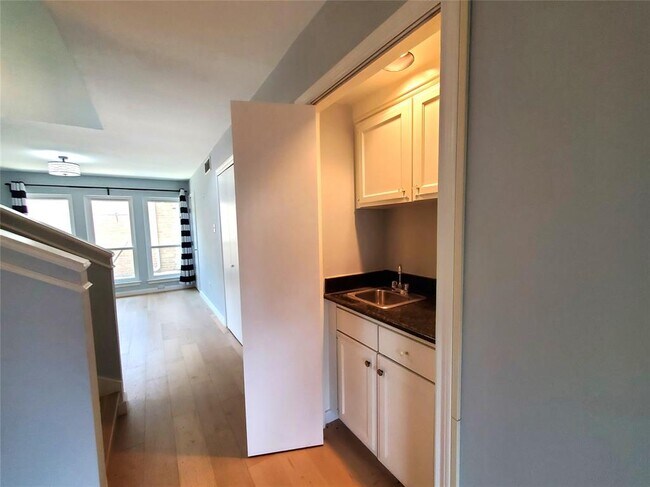 Foto del edificio - 4112 Ridgeline Dr