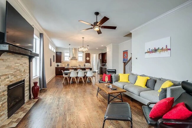 Foto del edificio - Furnished 6BR House in the Heart of Nashville