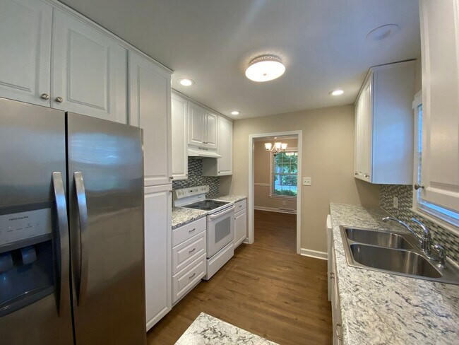 Foto del edificio - 6230 Blue Bonnet Lane