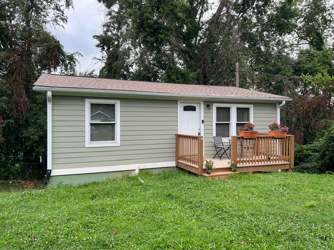 Foto principal - 32 Pine Grove Ave