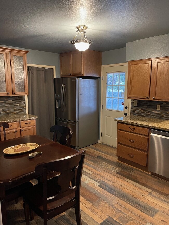 Building Photo - 9517 Mcintosh Dr