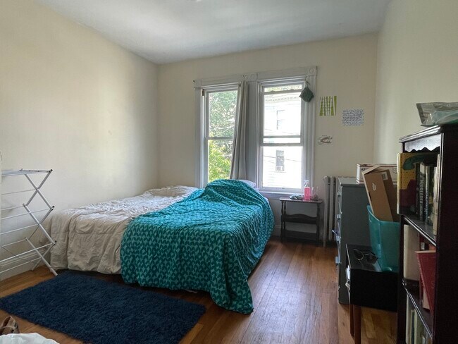 Building Photo - 25 Eustis St