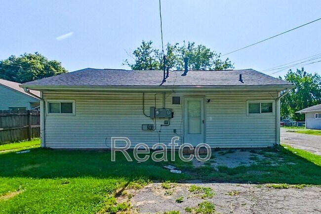 Building Photo - 871 Derrer Rd